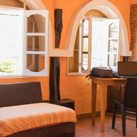 Hotel Crossman بويرتو أيورا المظهر الخارجي الصورة