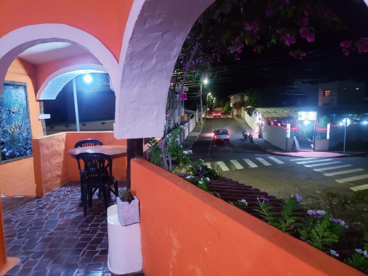 Hotel Crossman بويرتو أيورا المظهر الخارجي الصورة