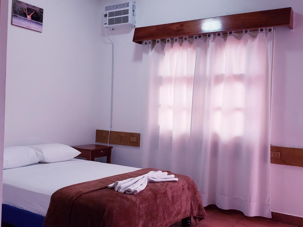 Hotel Crossman بويرتو أيورا المظهر الخارجي الصورة