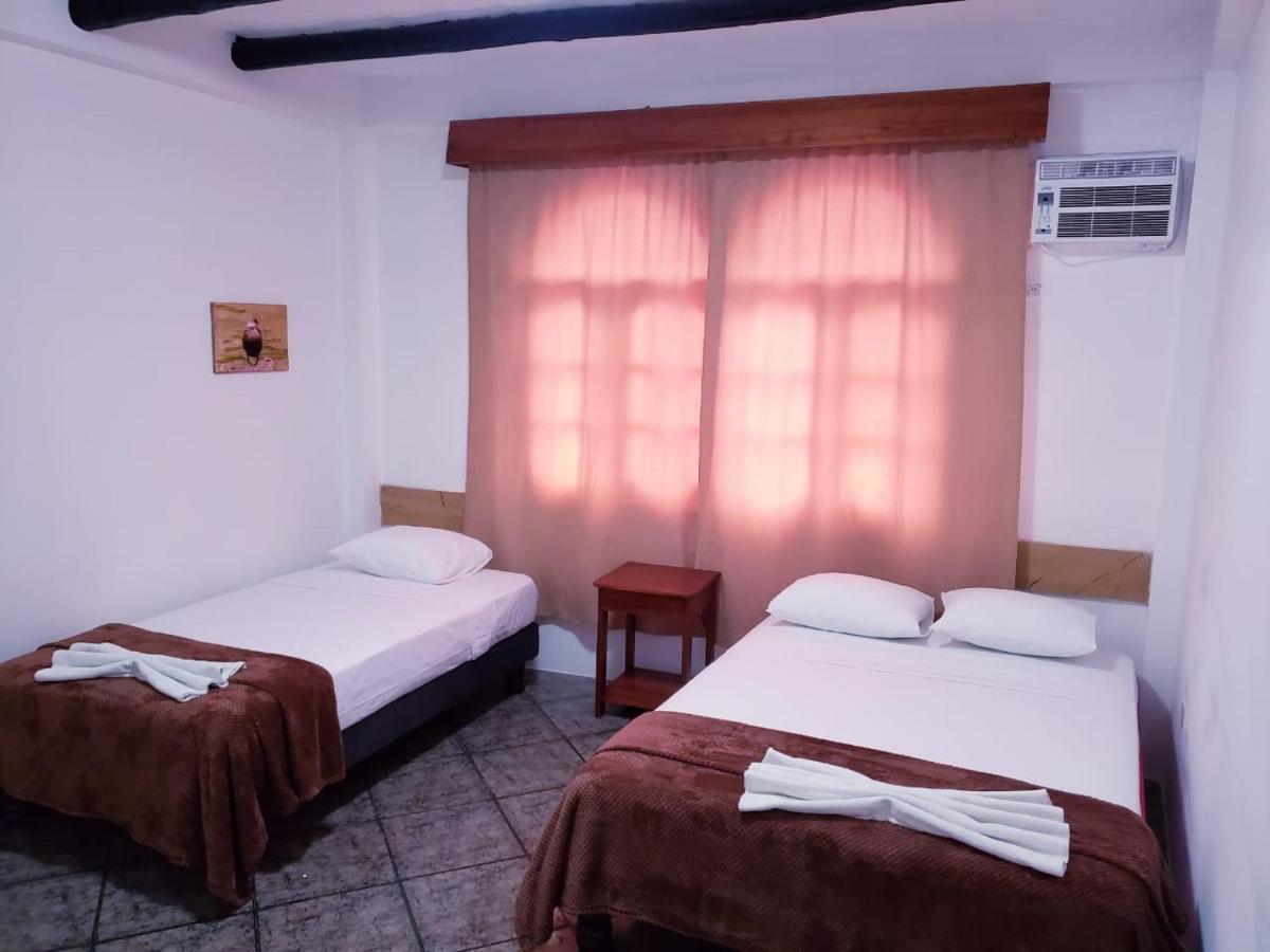 Hotel Crossman بويرتو أيورا المظهر الخارجي الصورة