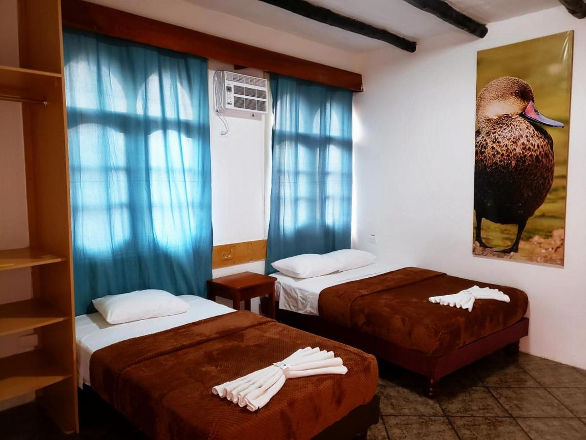 Hotel Crossman بويرتو أيورا المظهر الخارجي الصورة