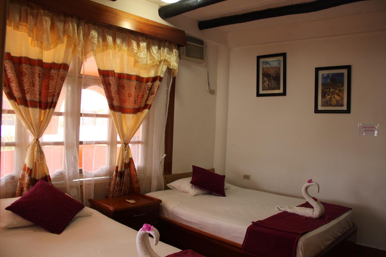 Hotel Crossman بويرتو أيورا المظهر الخارجي الصورة