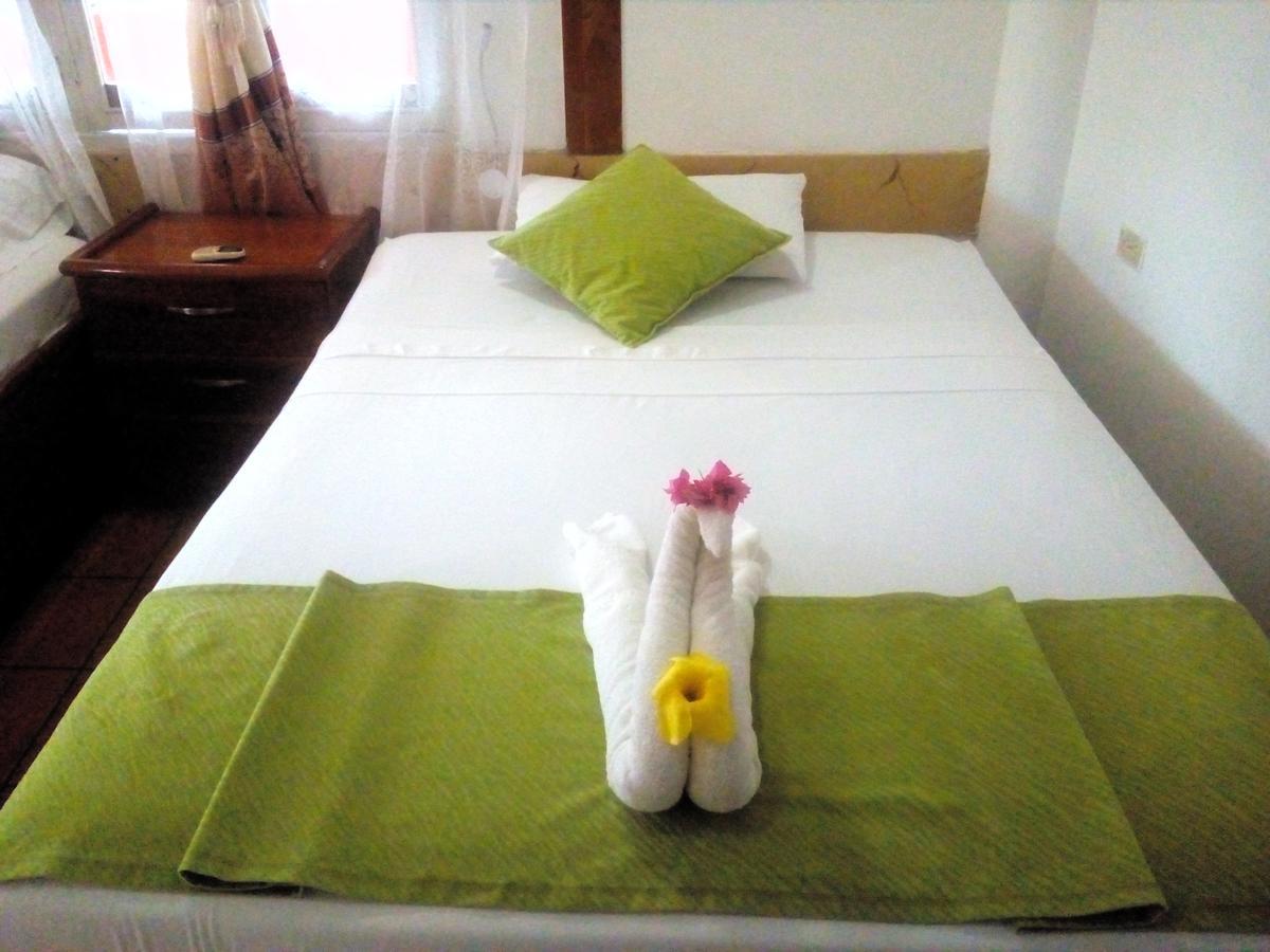Hotel Crossman بويرتو أيورا المظهر الخارجي الصورة