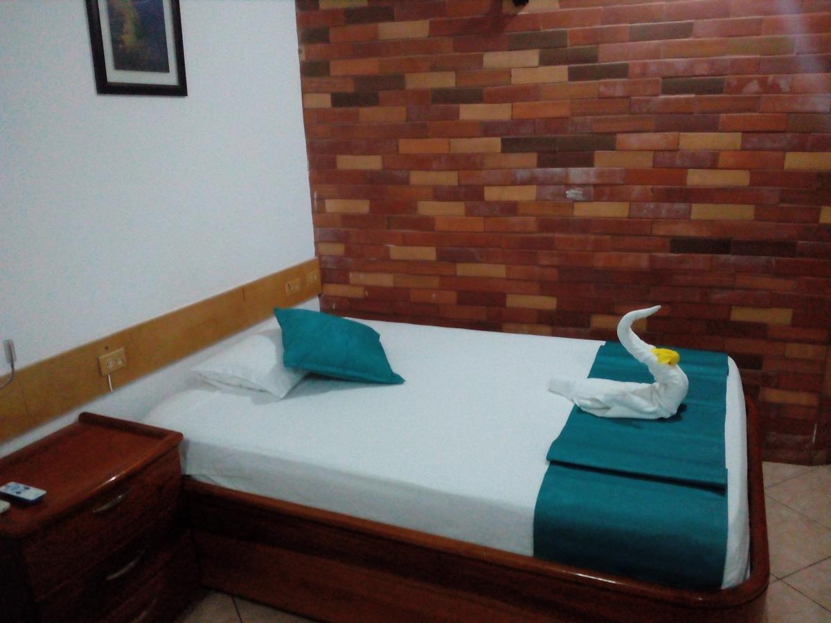 Hotel Crossman بويرتو أيورا المظهر الخارجي الصورة